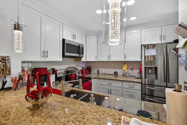1624 Porter Way, Stockton, CA 95207