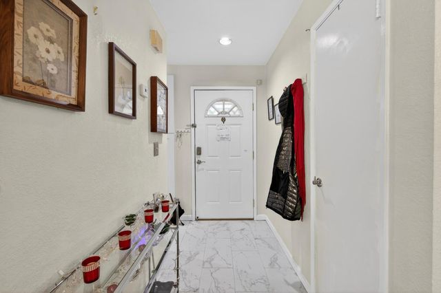 1624 Porter Way, Stockton, CA 95207