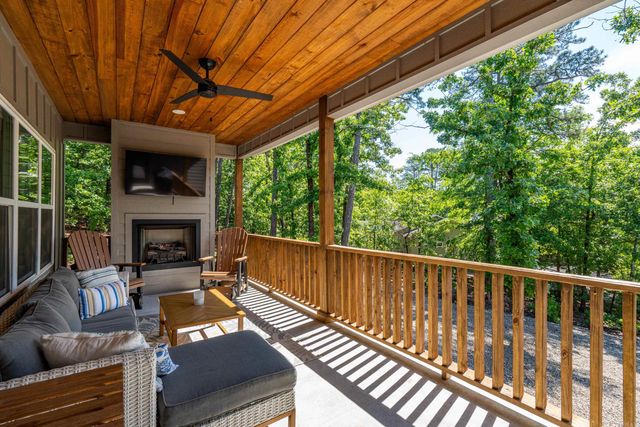 15 Cresta Way, Hot Springs Village, AR 71909