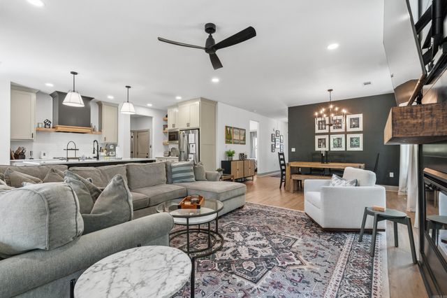 15 Cresta Way, Hot Springs Village, AR 71909
