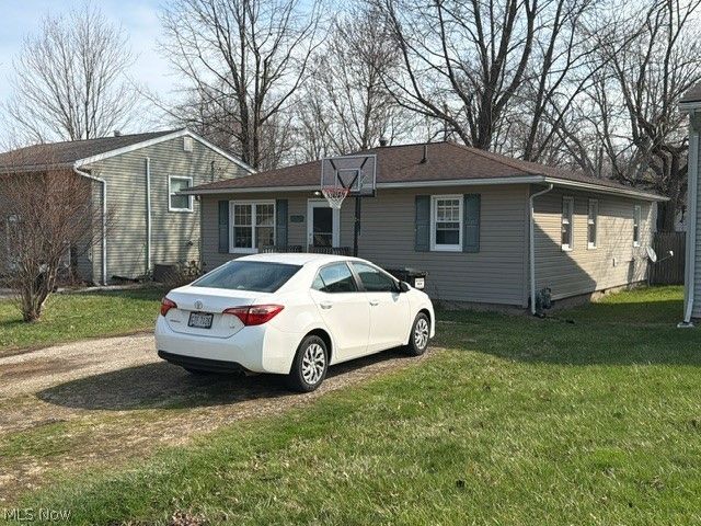 1451 Oldsmar Avenue, Madison, OH 44057