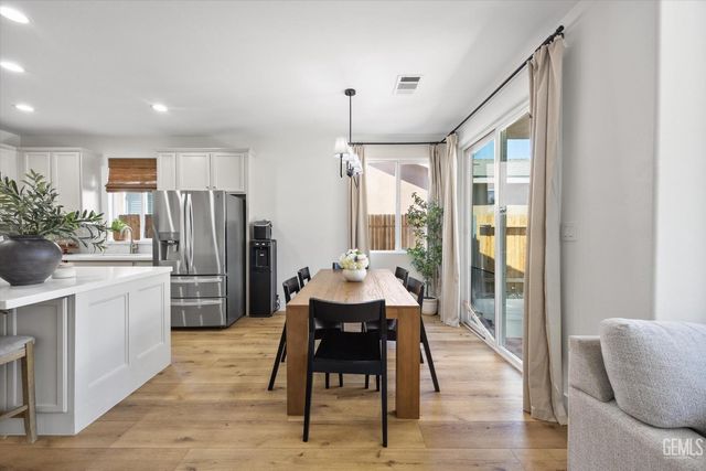 9012 Butterfly Rose Avenue, Bakersfield, CA 93311