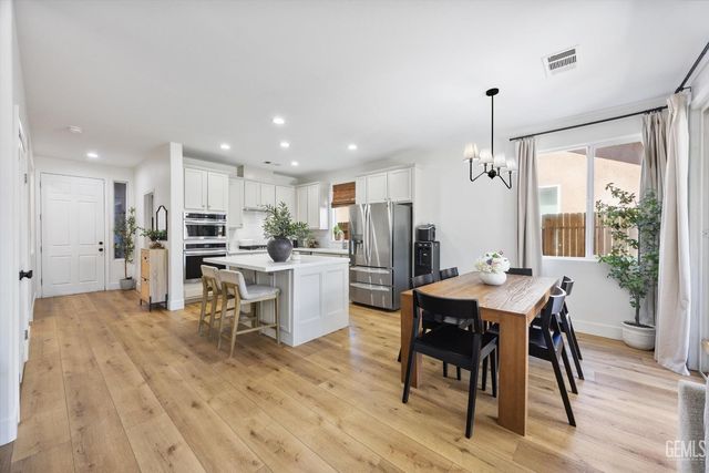 9012 Butterfly Rose Avenue, Bakersfield, CA 93311