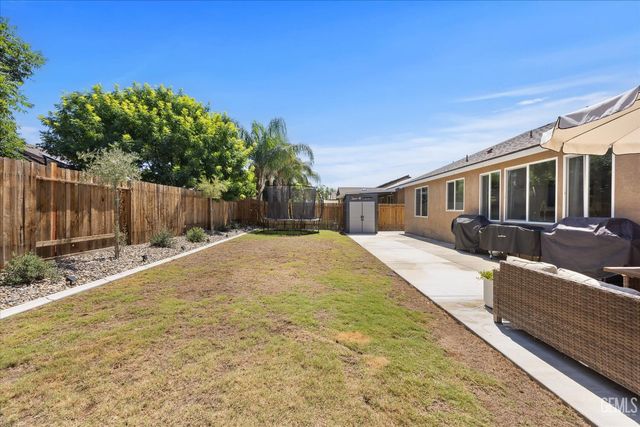 9012 Butterfly Rose Avenue, Bakersfield, CA 93311