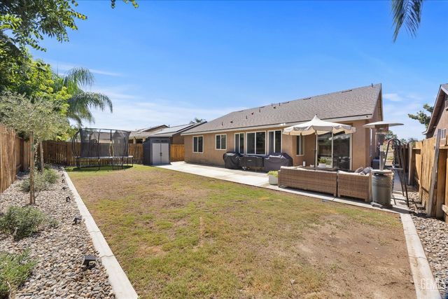 9012 Butterfly Rose Avenue, Bakersfield, CA 93311