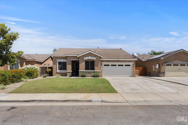 9012 Butterfly Rose Avenue, Bakersfield, CA 93311