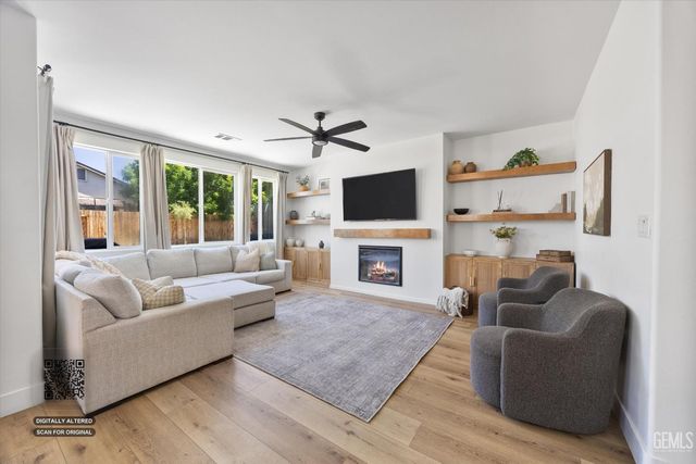 9012 Butterfly Rose Avenue, Bakersfield, CA 93311