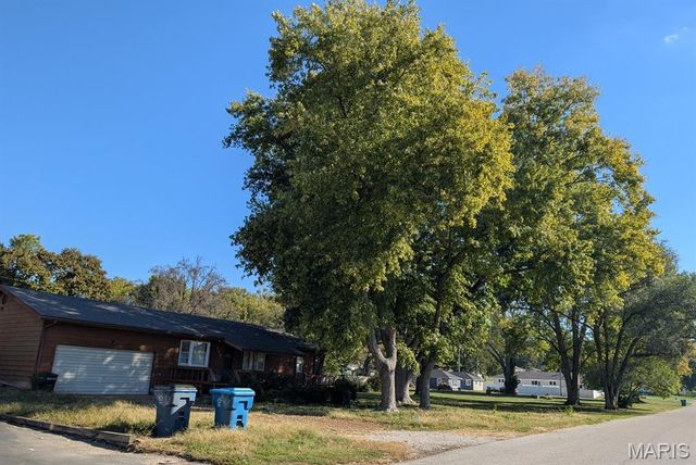 315 Woodland Avenue, Wood River, IL 62095