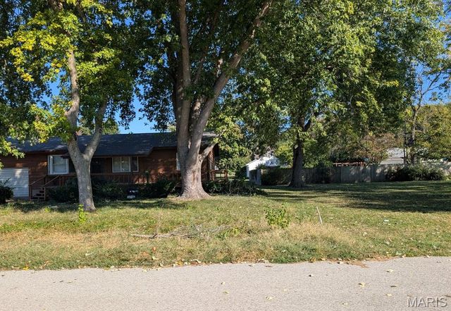 315 Woodland Avenue, Wood River, IL 62095