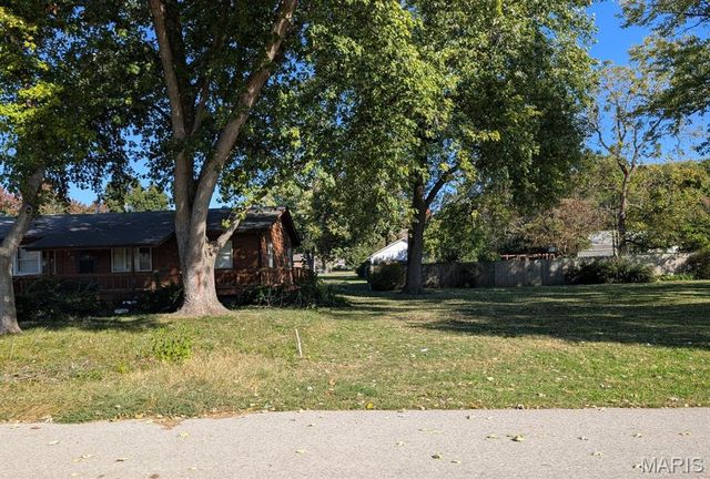 315 Woodland Avenue, Wood River, IL 62095