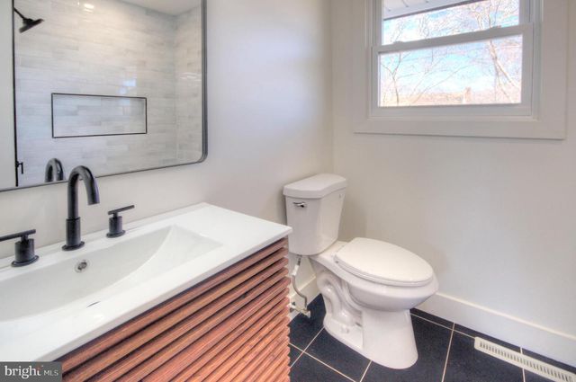 25 VALLEY DR, Pine Hill, NJ 08021