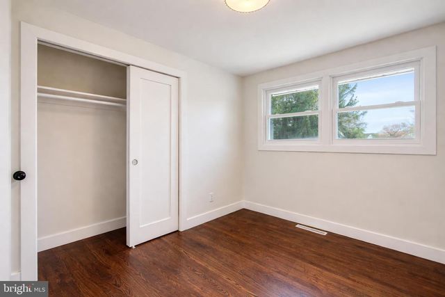 25 VALLEY DR, Pine Hill, NJ 08021