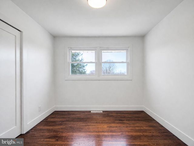 25 VALLEY DR, Pine Hill, NJ 08021