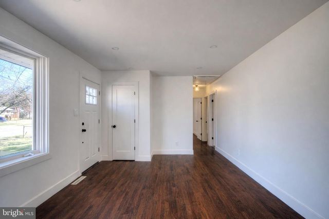 25 VALLEY DR, Pine Hill, NJ 08021