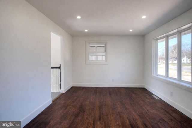 25 VALLEY DR, Pine Hill, NJ 08021