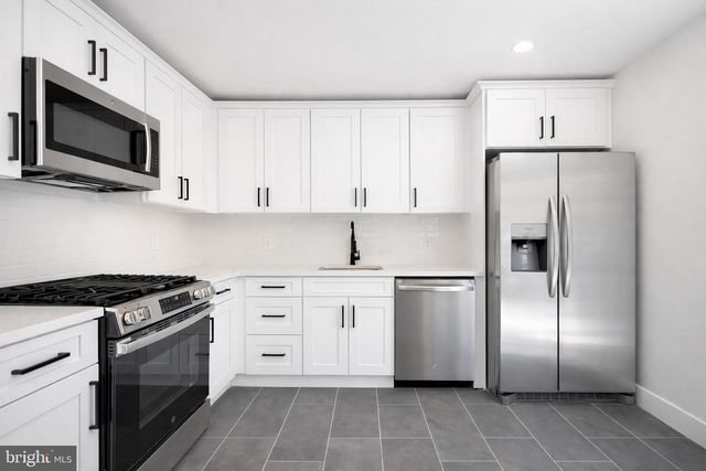 25 VALLEY DR, Pine Hill, NJ 08021