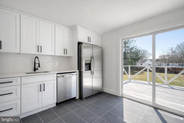 25 VALLEY DR, Pine Hill, NJ 08021