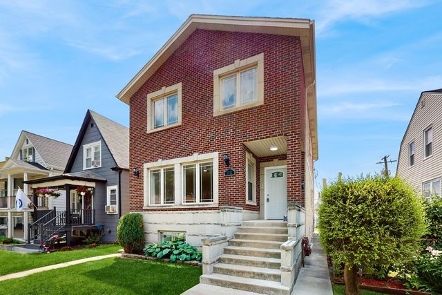4737 W Warwick Avenue, Chicago, IL 60641