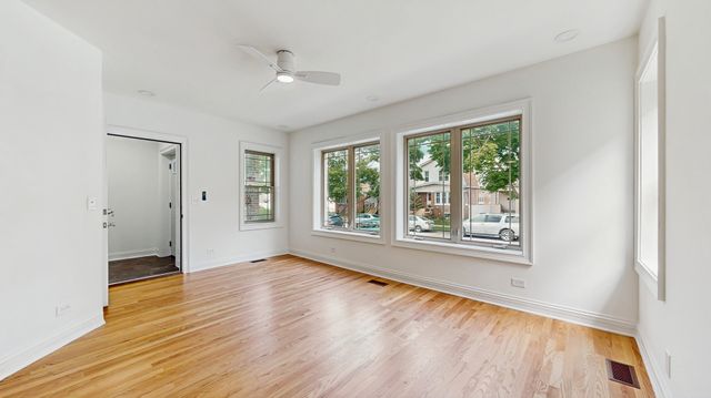 4737 W Warwick Avenue, Chicago, IL 60641