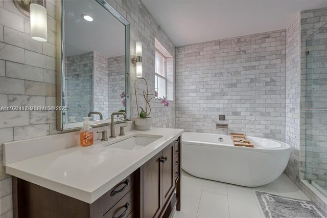 3080 Carysfort Ln, Margate, FL 33063