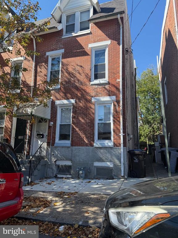 1111 GREEN ST, NORRISTOWN, PA 19401 — exterior