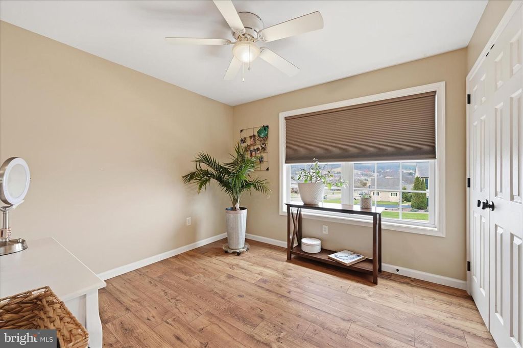 Image 16 of property listing at 1363 PERRY DR, Denver, PA 17517