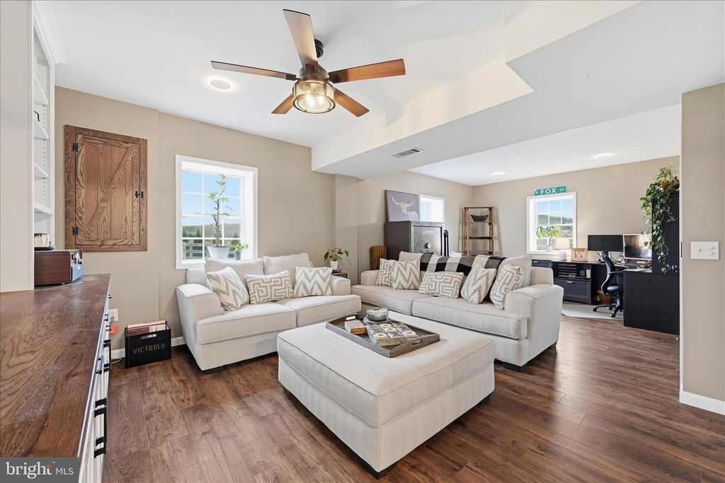 Image 20 of property listing at 1363 PERRY DR, Denver, PA 17517