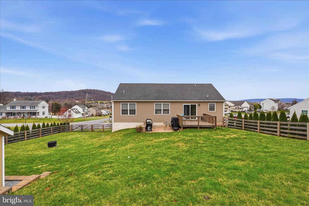 Image 26 of property listing at 1363 PERRY DR, Denver, PA 17517