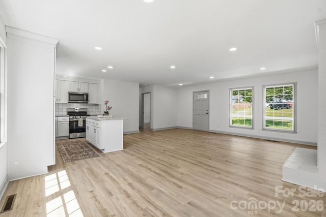 909 Evelyn Avenue, Kannapolis, NC 28083