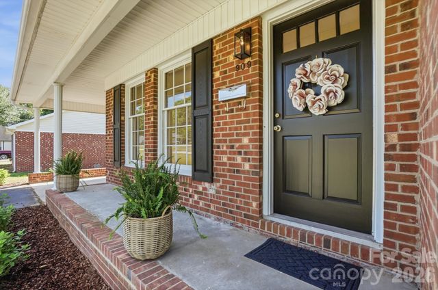 909 Evelyn Avenue, Kannapolis, NC 28083