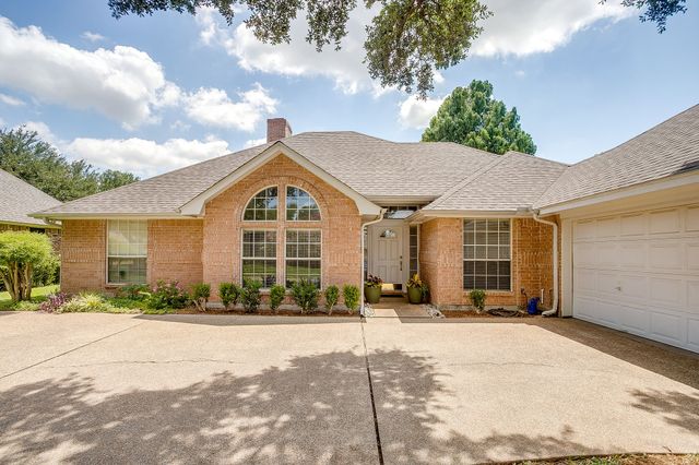 6705 Castle Creek Drive, Fort Worth, TX 76132
