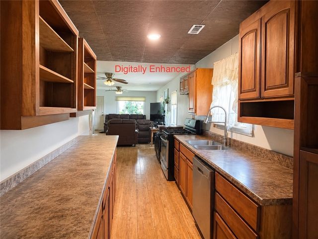 428 E Locust Street, Rogers, AR 72756