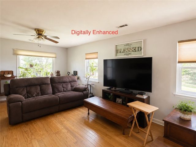 428 E Locust Street, Rogers, AR 72756