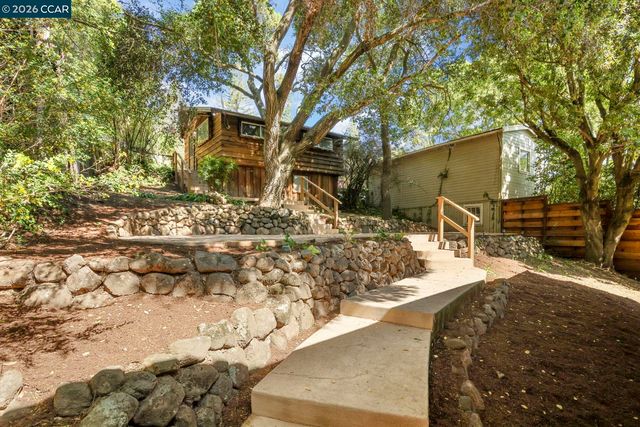 5716 Merriewood Drive, Oakland, CA 94611