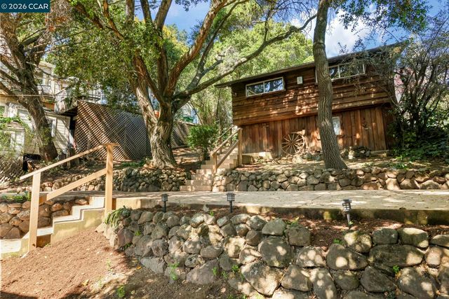 5716 Merriewood Drive, Oakland, CA 94611