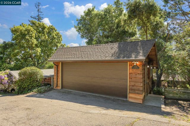 5716 Merriewood Drive, Oakland, CA 94611