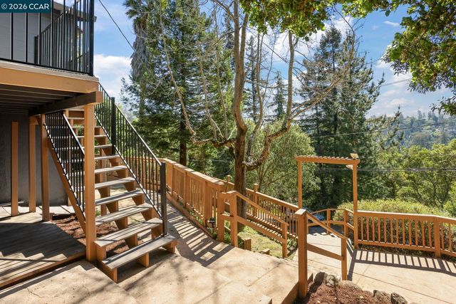 5716 Merriewood Drive, Oakland, CA 94611