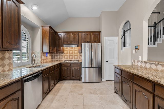 614 Dorchester Lane, Mansfield, TX 76063