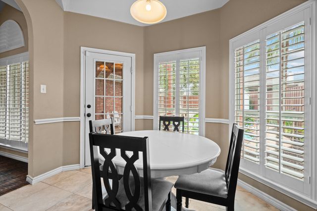 614 Dorchester Lane, Mansfield, TX 76063
