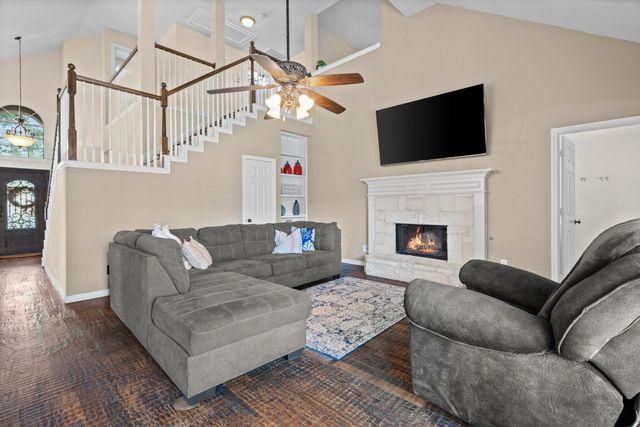 614 Dorchester Lane, Mansfield, TX 76063