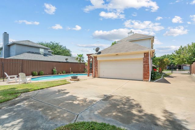 614 Dorchester Lane, Mansfield, TX 76063