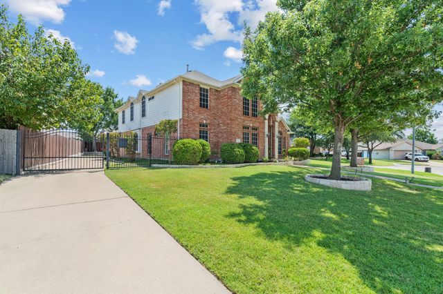 614 Dorchester Lane, Mansfield, TX 76063