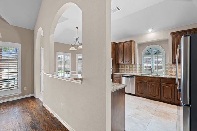 614 Dorchester Lane, Mansfield, TX 76063
