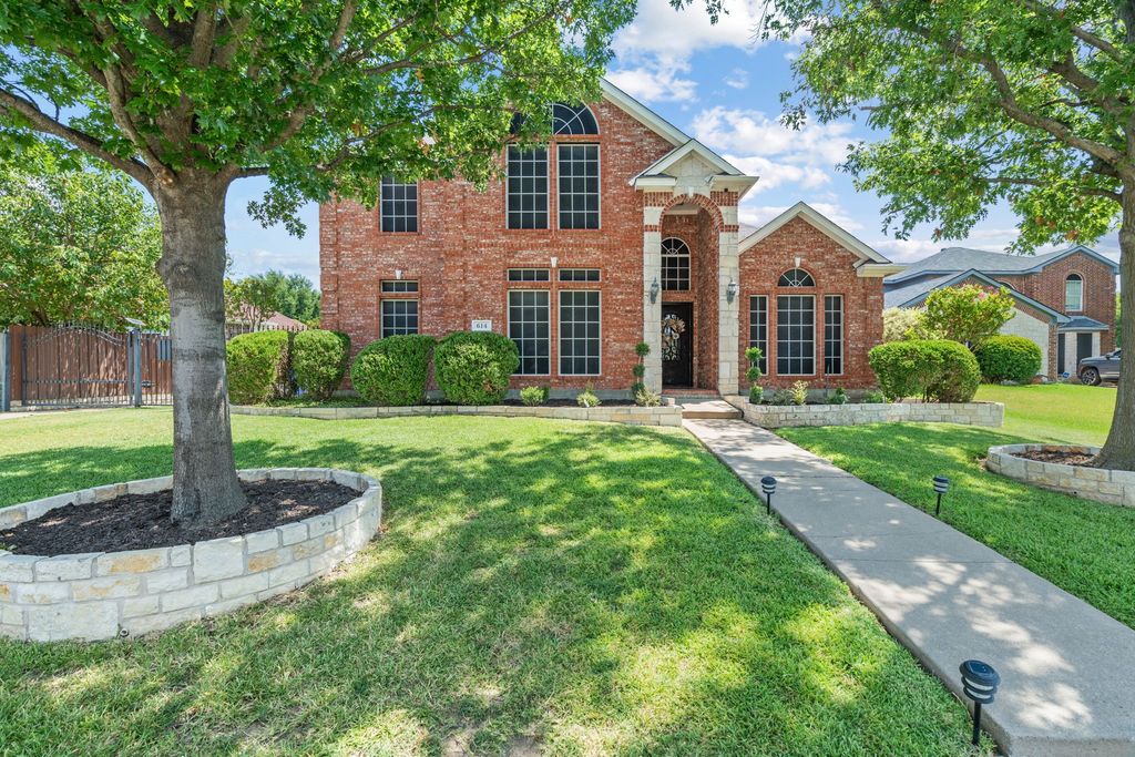 614 Dorchester Lane, Mansfield, TX 76063