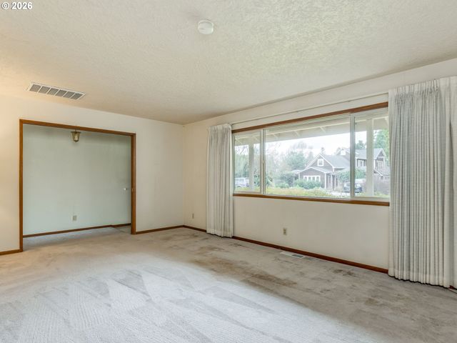 12813 Ne 2ND Ave, Vancouver, WA 98685