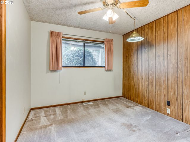 12813 Ne 2ND Ave, Vancouver, WA 98685