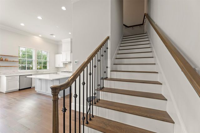 9651 Kings Cross Station, Houston, TX 77045