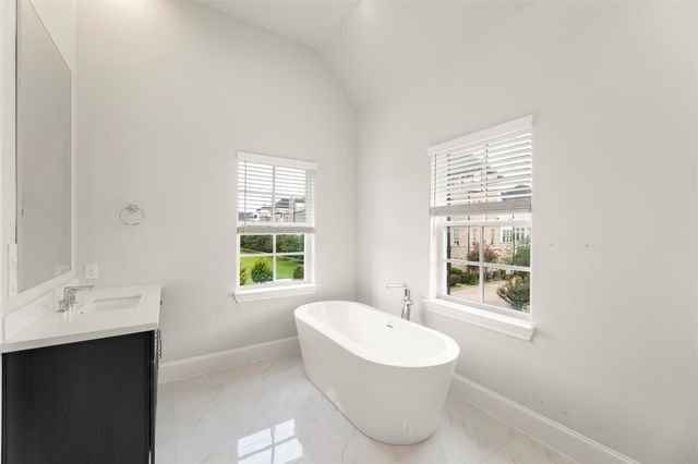 9651 Kings Cross Station, Houston, TX 77045