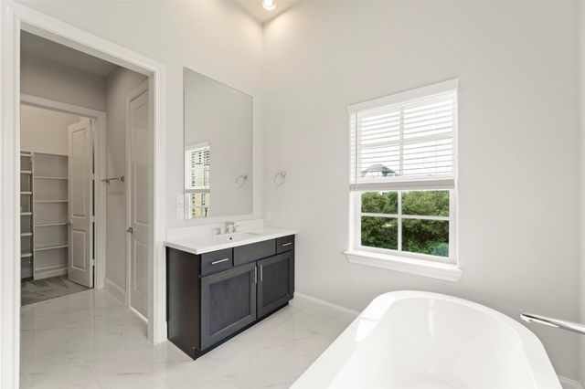 9651 Kings Cross Station, Houston, TX 77045