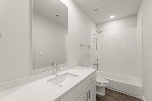 9651 Kings Cross Station, Houston, TX 77045